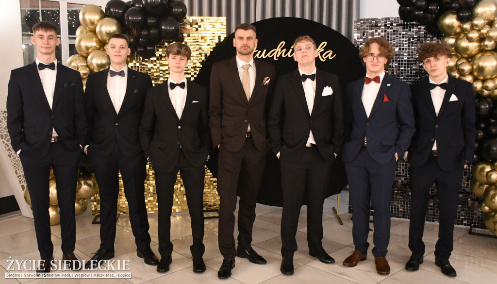 Sto dni do matury. Studniówka wzruszeń w  ,,Budowlance\