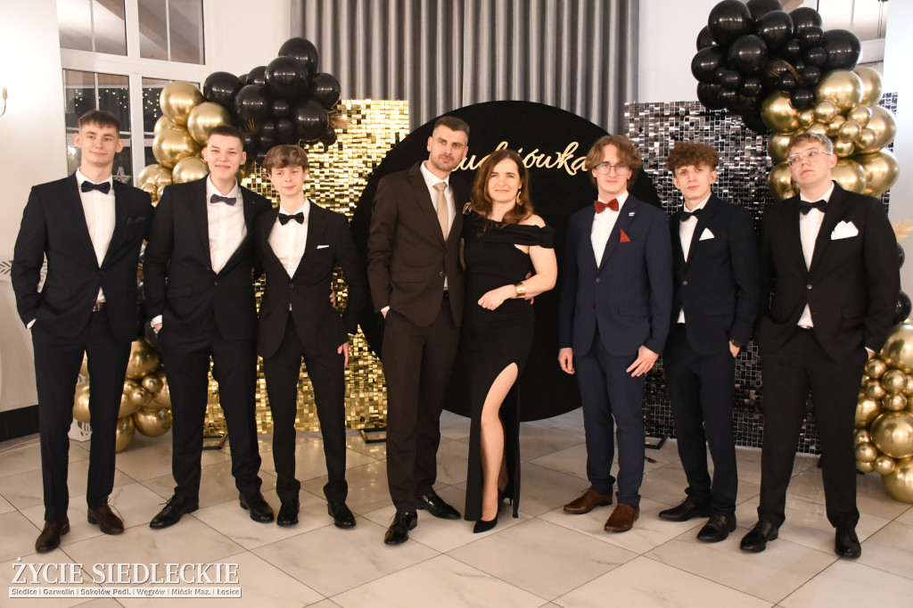 Sto dni do matury. Studniówka wzruszeń w  ,,Budowlance\