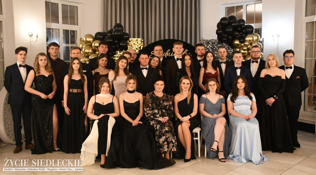 Sto dni do matury. Studniówka wzruszeń w  ,,Budowlance\