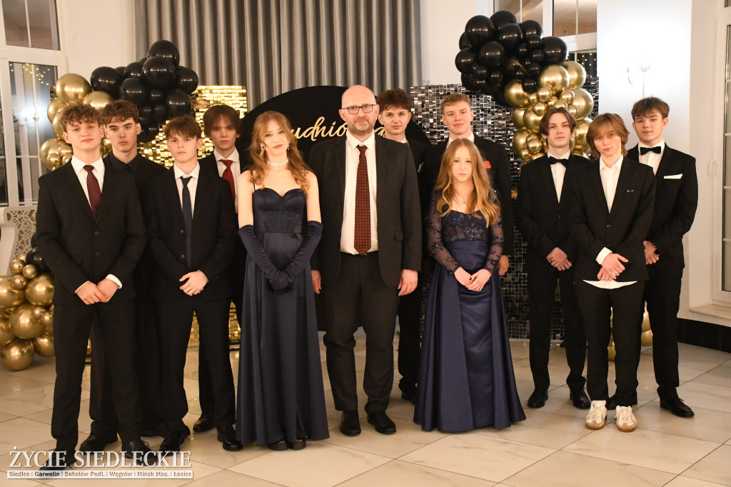 Sto dni do matury. Studniówka wzruszeń w  ,,Budowlance\