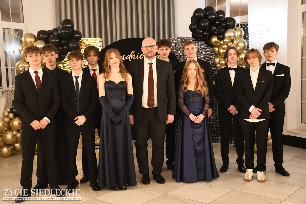 Sto dni do matury. Studniówka wzruszeń w  ,,Budowlance\