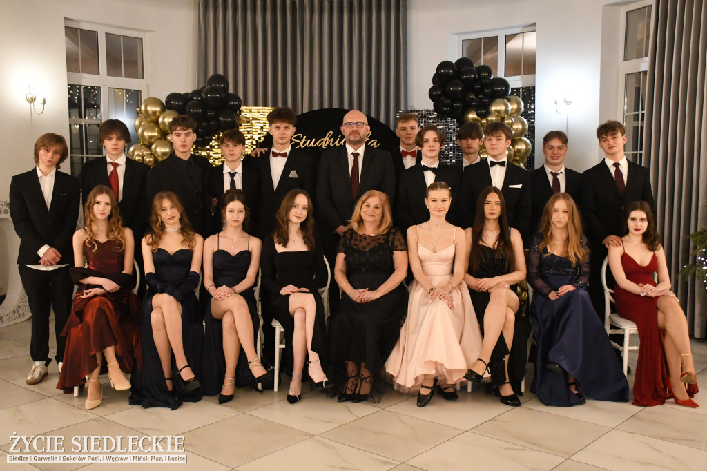 Sto dni do matury. Studniówka wzruszeń w  ,,Budowlance\