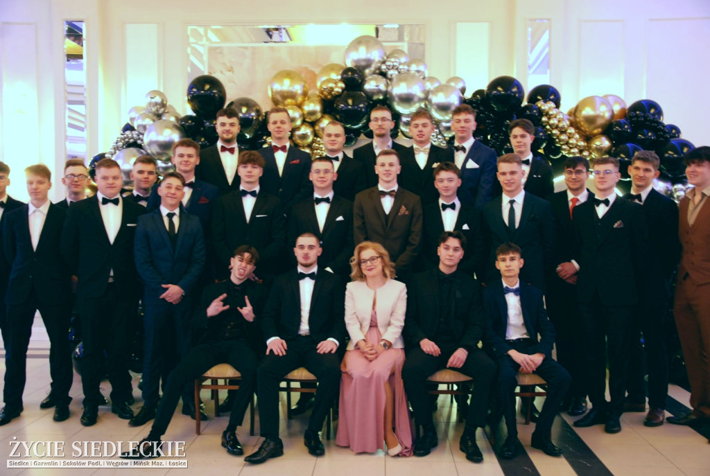 Studniówka w siedleckim \