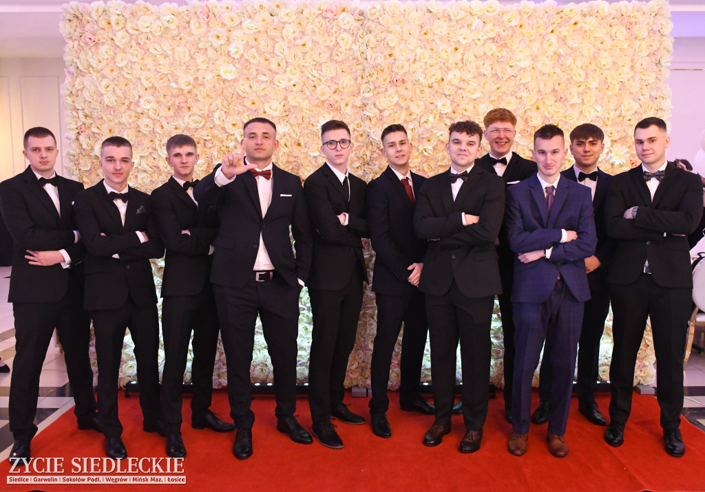 Studniówkowy bal maturzystów siedleckiej „Samochodówki”