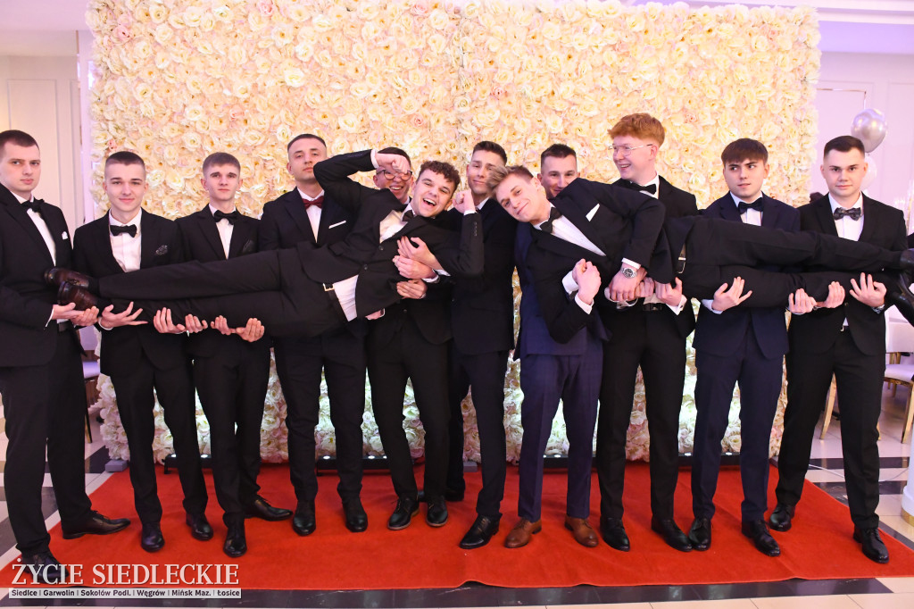 Studniówkowy bal maturzystów siedleckiej „Samochodówki”