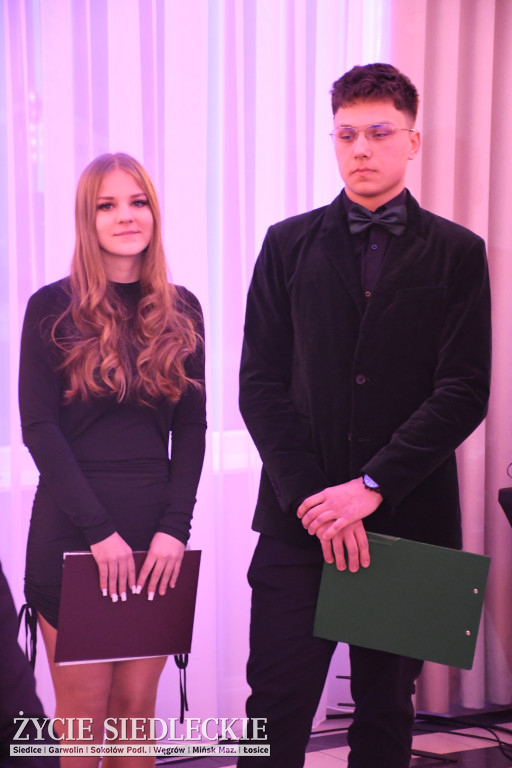 Studniówkowy bal maturzystów siedleckiej „Samochodówki”