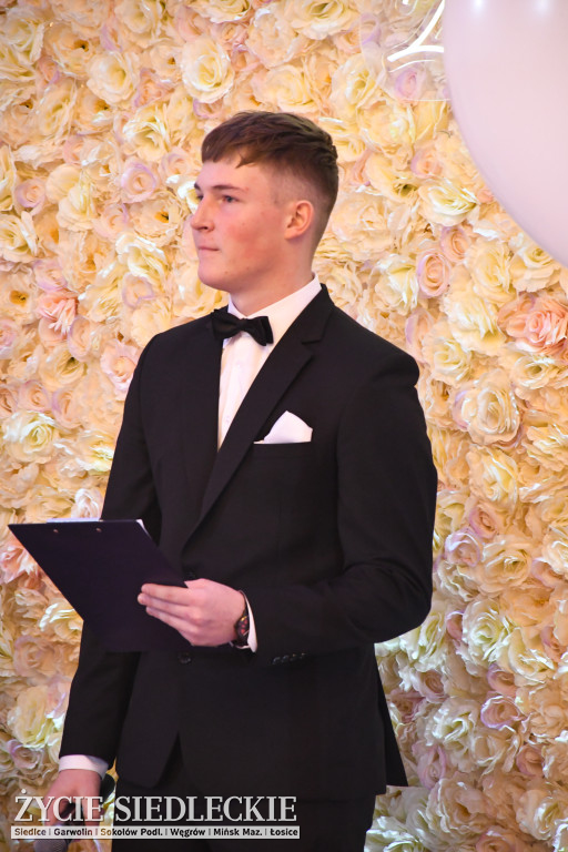 Studniówkowy bal maturzystów siedleckiej „Samochodówki”