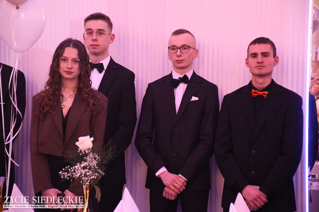 Studniówkowy bal maturzystów siedleckiej „Samochodówki”