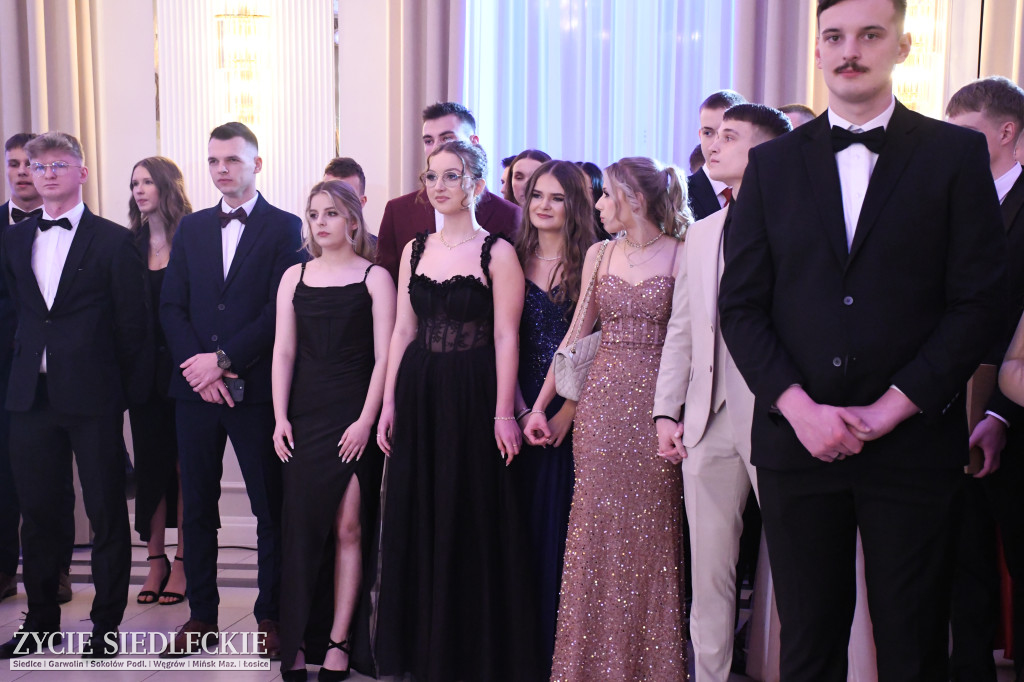 Studniówkowy bal maturzystów siedleckiej „Samochodówki”