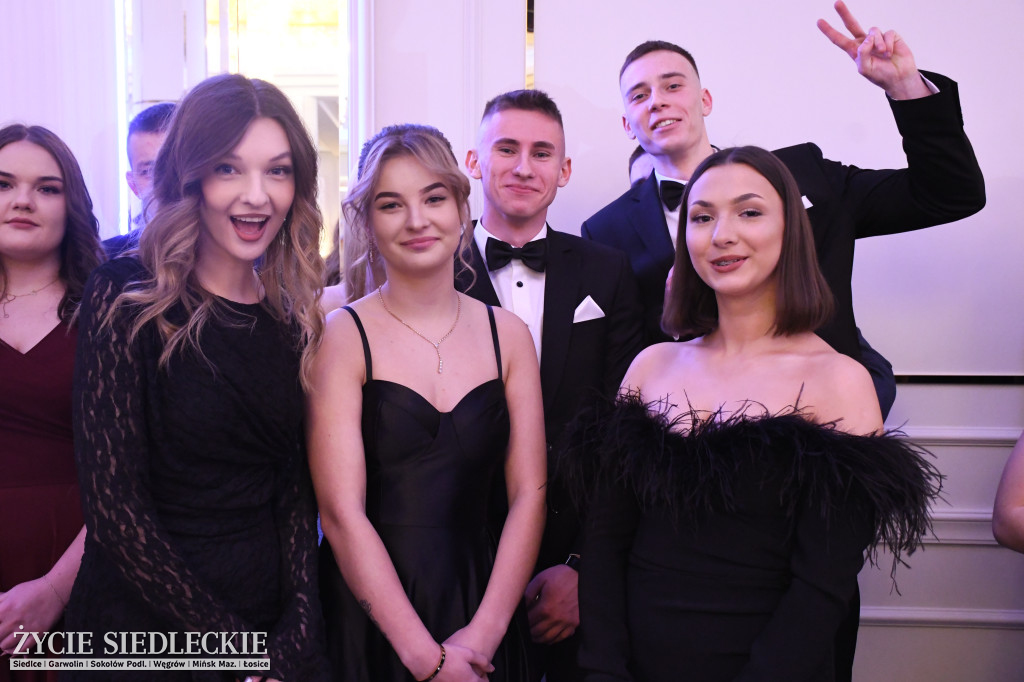 Studniówkowy bal maturzystów siedleckiej „Samochodówki”