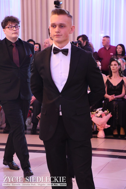 Studniówkowy bal maturzystów siedleckiej „Samochodówki”