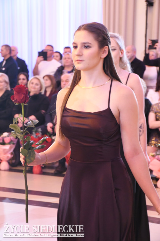 Studniówkowy bal maturzystów siedleckiej „Samochodówki”