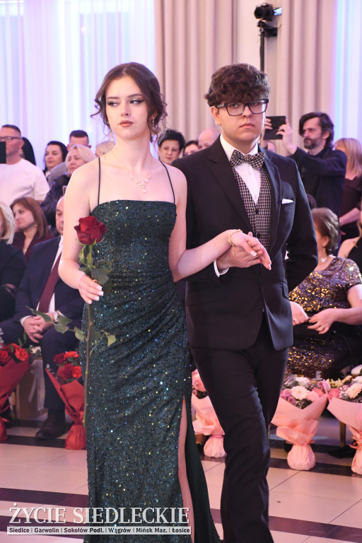 Studniówkowy bal maturzystów siedleckiej „Samochodówki”