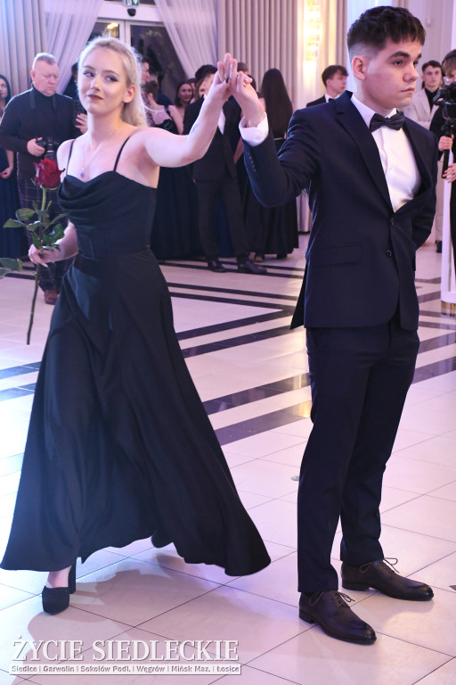 Studniówkowy bal maturzystów siedleckiej „Samochodówki”