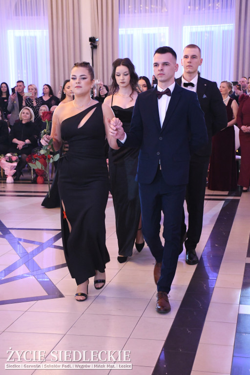 Studniówkowy bal maturzystów siedleckiej „Samochodówki”