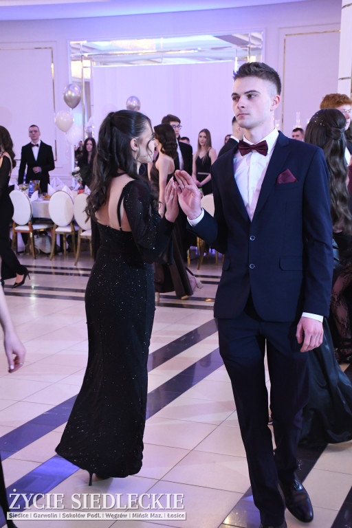 Studniówkowy bal maturzystów siedleckiej „Samochodówki”