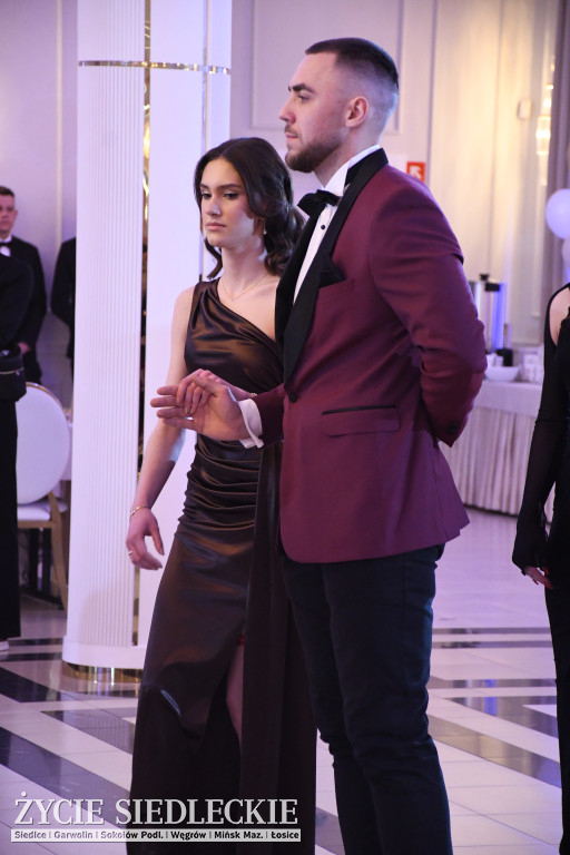 Studniówkowy bal maturzystów siedleckiej „Samochodówki”