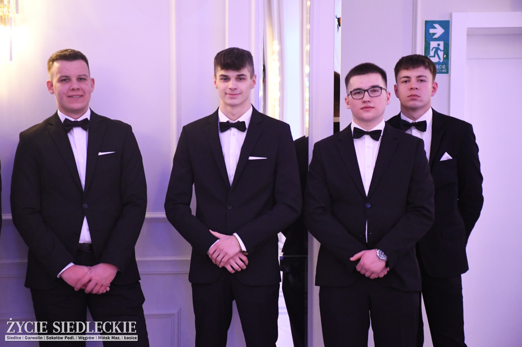 Studniówkowy bal maturzystów siedleckiej „Samochodówki”