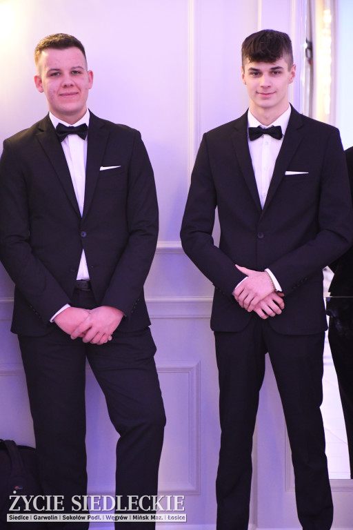 Studniówkowy bal maturzystów siedleckiej „Samochodówki”