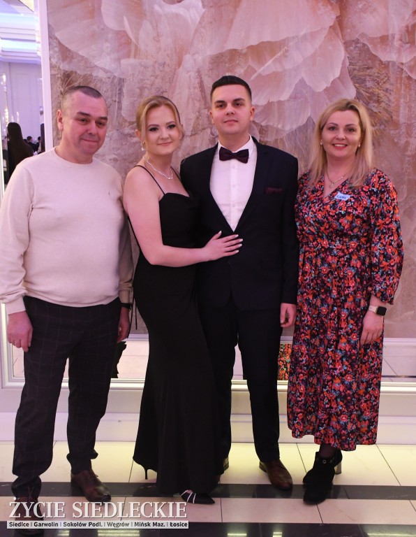 Studniówkowy bal maturzystów siedleckiej „Samochodówki”