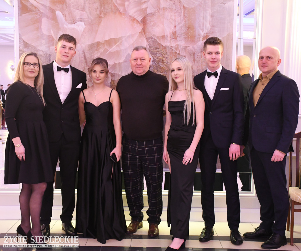 Studniówkowy bal maturzystów siedleckiej „Samochodówki”