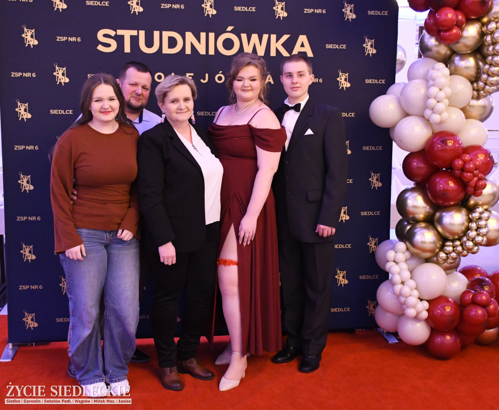 Studniówkowa noc siedleckiej ,,KOLEJÓWKI\