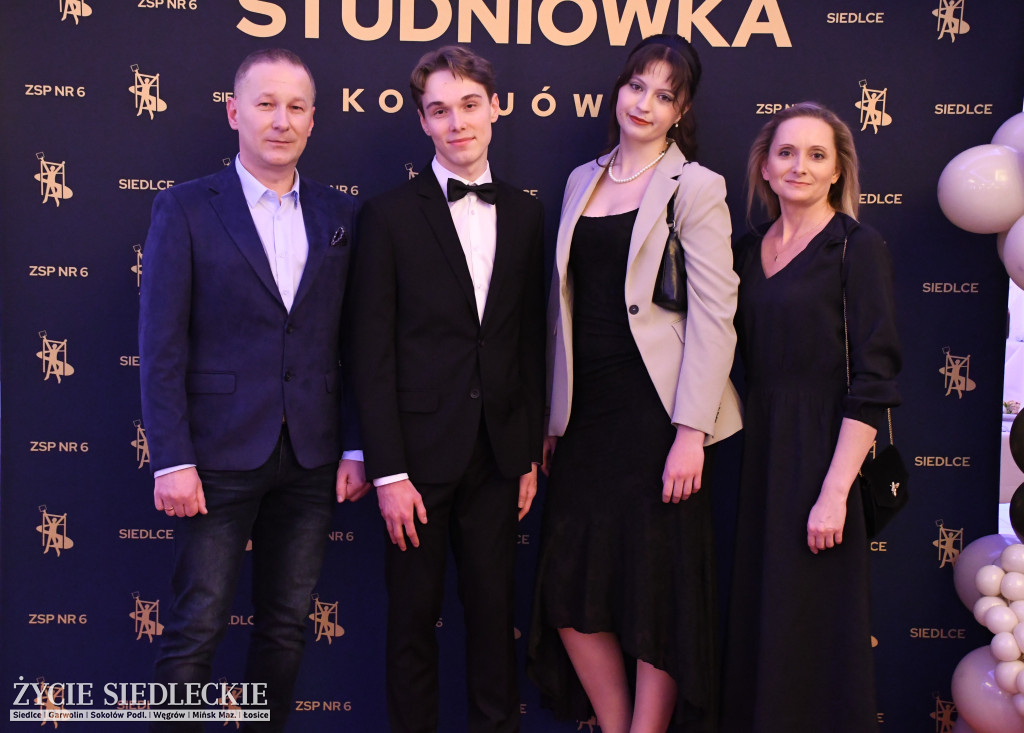 Studniówkowa noc siedleckiej ,,KOLEJÓWKI\