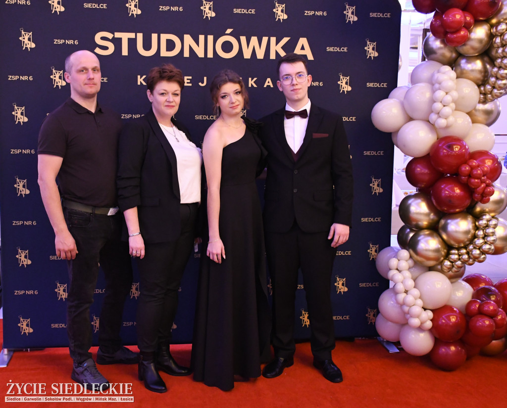 Studniówkowa noc siedleckiej ,,KOLEJÓWKI\