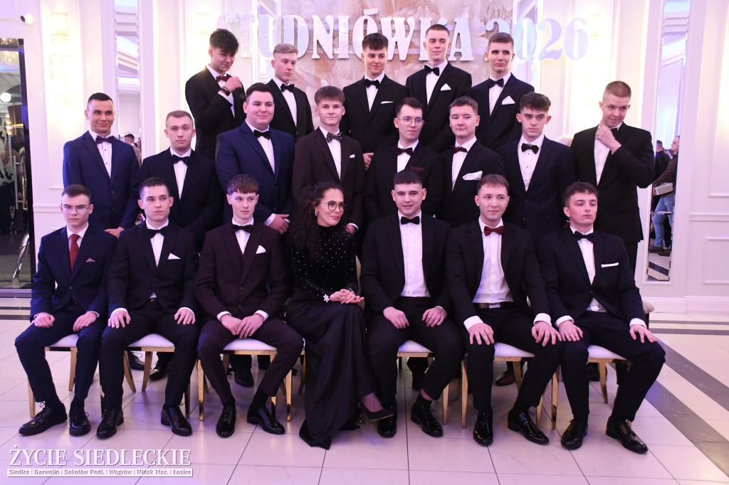 Studniówkowa noc siedleckiej ,,KOLEJÓWKI\