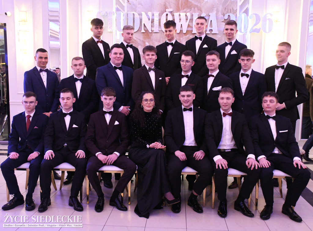 Studniówkowa noc siedleckiej ,,KOLEJÓWKI\