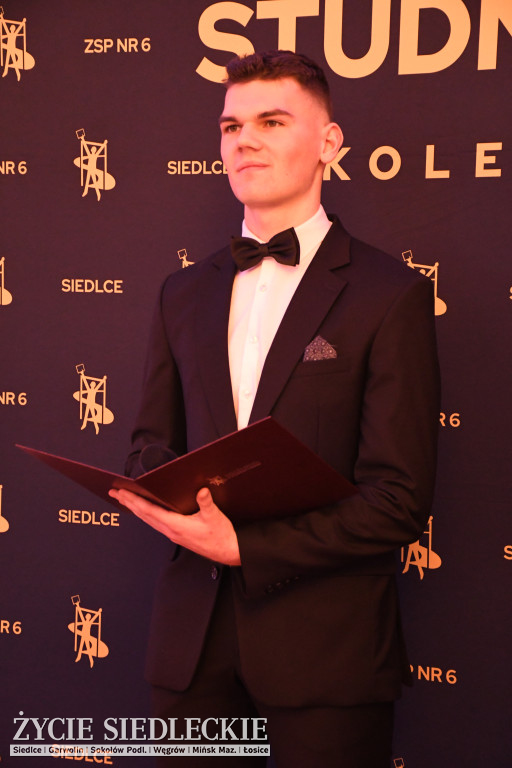 Studniówkowa noc siedleckiej ,,KOLEJÓWKI\