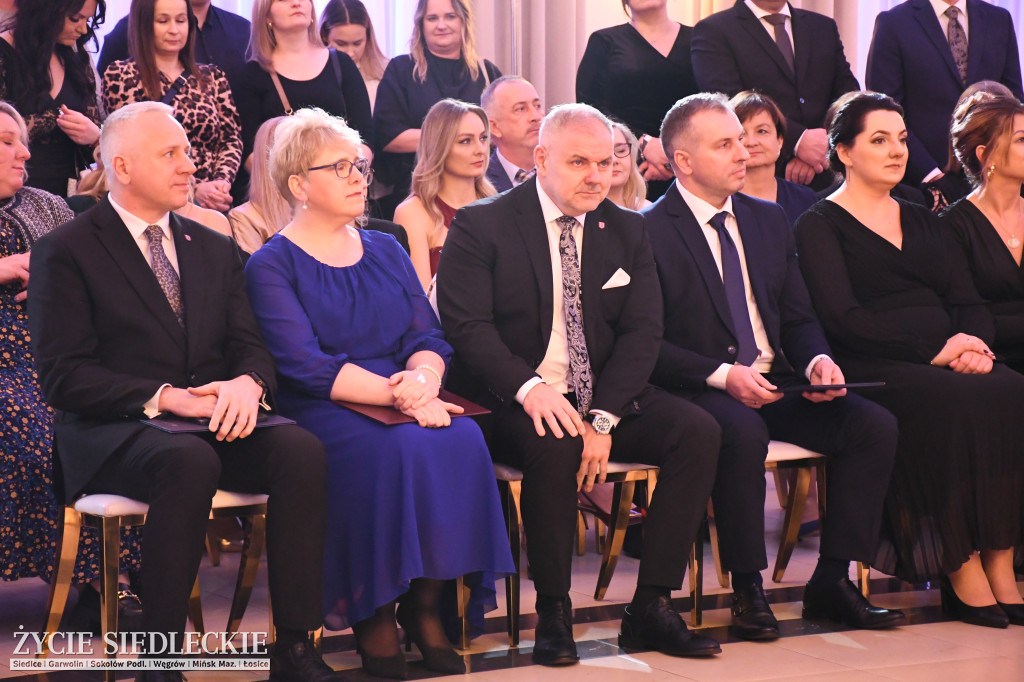 Studniówkowa noc siedleckiej ,,KOLEJÓWKI\