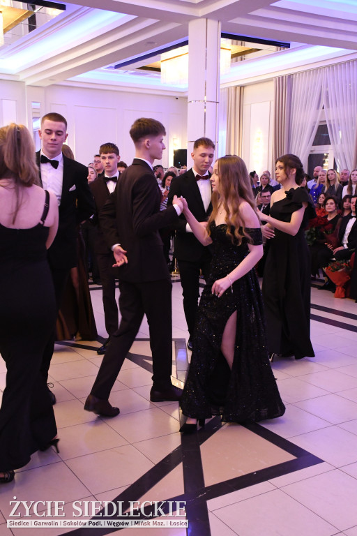 Studniówkowa noc siedleckiej ,,KOLEJÓWKI\