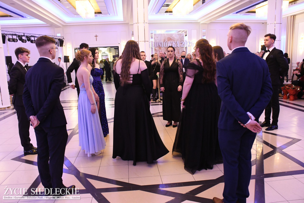 Studniówkowa noc siedleckiej ,,KOLEJÓWKI\