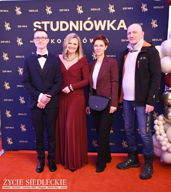 Studniówkowa noc siedleckiej ,,KOLEJÓWKI\