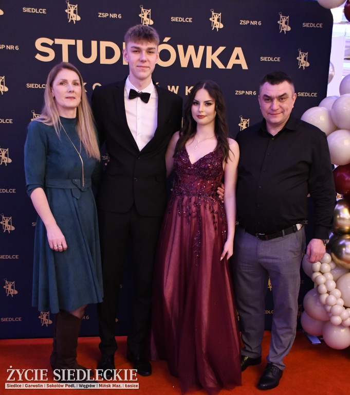 Studniówkowa noc siedleckiej ,,KOLEJÓWKI\