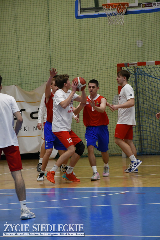 Charytatywny mecz koszykówki Siedlce 2026 – młodzież zagrała dla Dawida