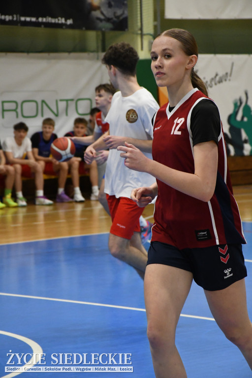 Charytatywny mecz koszykówki Siedlce 2026 – młodzież zagrała dla Dawida