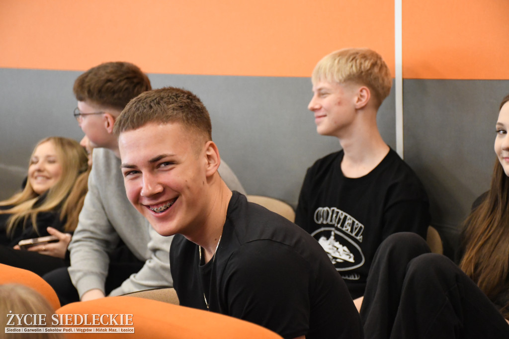 CUD – uczennice Żółkiewskiego i Prusa w Siedlcach o zdrowiu psychicznym i równowadze