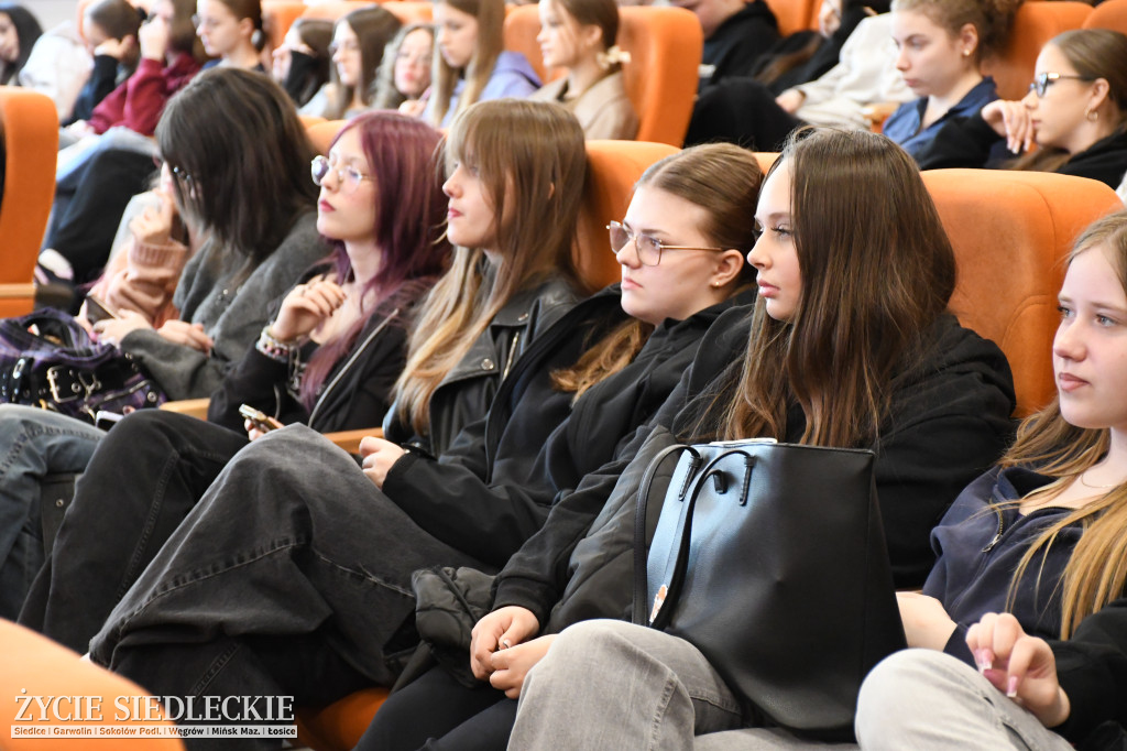 CUD – uczennice Żółkiewskiego i Prusa w Siedlcach o zdrowiu psychicznym i równowadze
