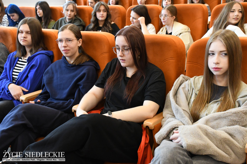 CUD – uczennice Żółkiewskiego i Prusa w Siedlcach o zdrowiu psychicznym i równowadze