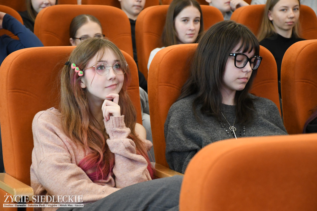 CUD – uczennice Żółkiewskiego i Prusa w Siedlcach o zdrowiu psychicznym i równowadze