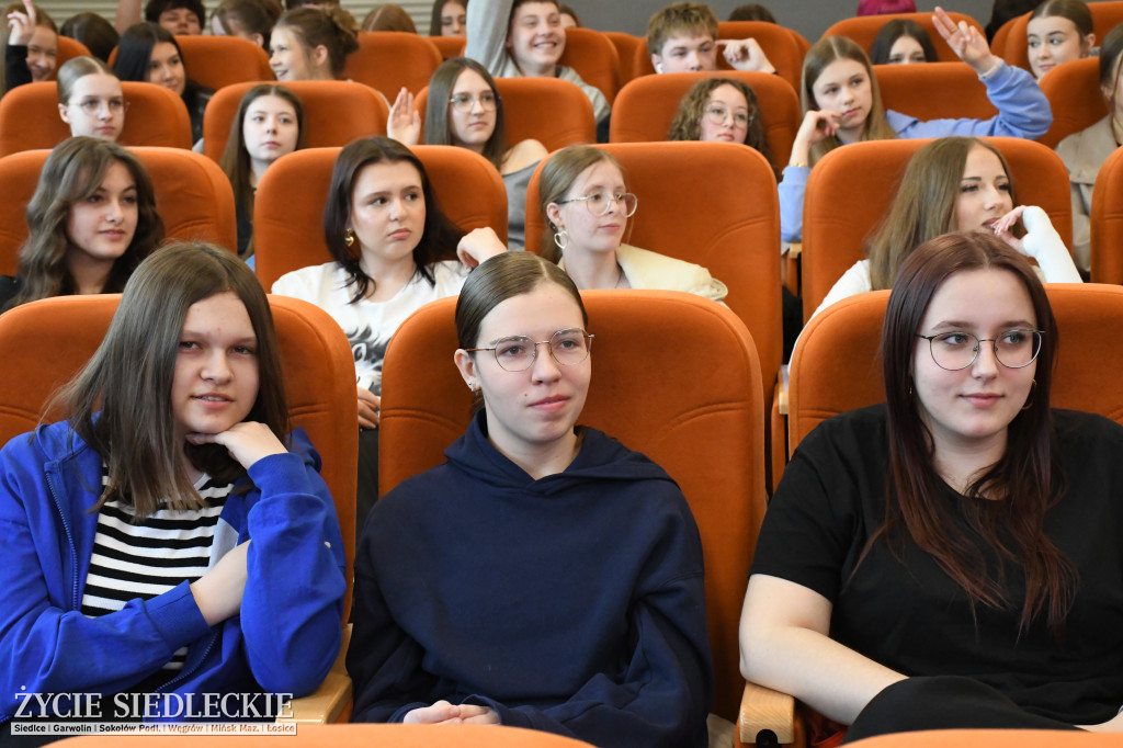 CUD – uczennice Żółkiewskiego i Prusa w Siedlcach o zdrowiu psychicznym i równowadze