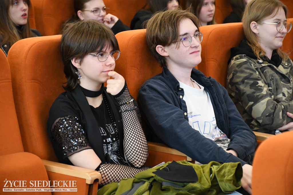 CUD – uczennice Żółkiewskiego i Prusa w Siedlcach o zdrowiu psychicznym i równowadze