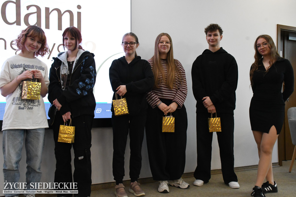 CUD – uczennice Żółkiewskiego i Prusa w Siedlcach o zdrowiu psychicznym i równowadze