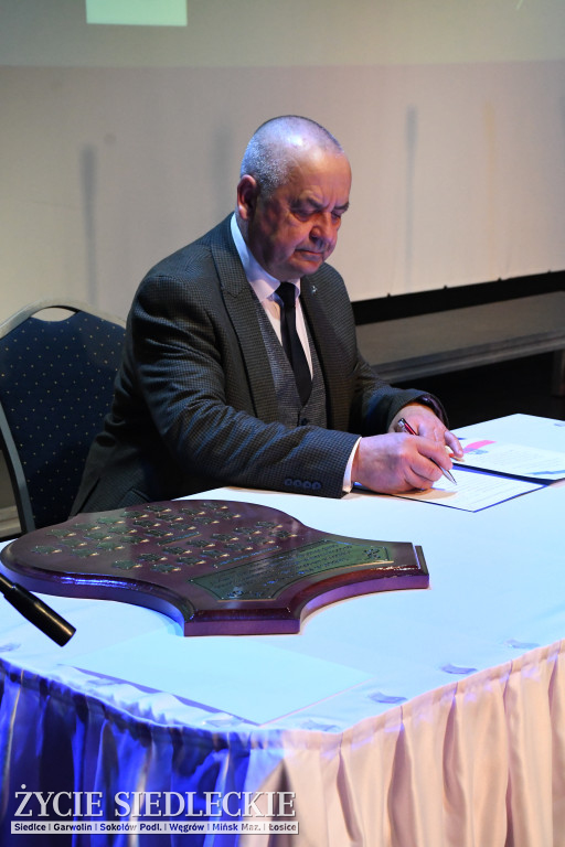 Siedlce: odsłonięto mural i popiersie w Szkole Podstawowej nr 6. Jubileusz 110-lecia „Szóstki”