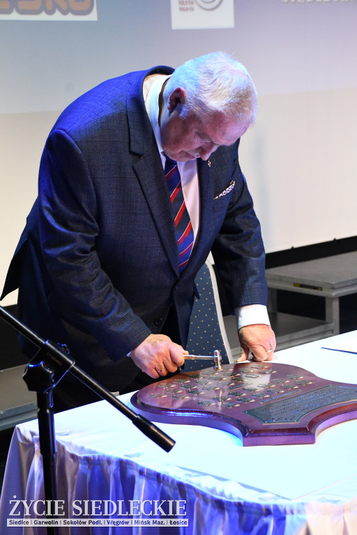 Siedlce: odsłonięto mural i popiersie w Szkole Podstawowej nr 6. Jubileusz 110-lecia „Szóstki”