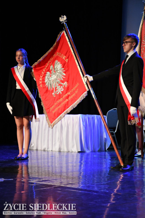 Siedlce: odsłonięto mural i popiersie w Szkole Podstawowej nr 6. Jubileusz 110-lecia „Szóstki”