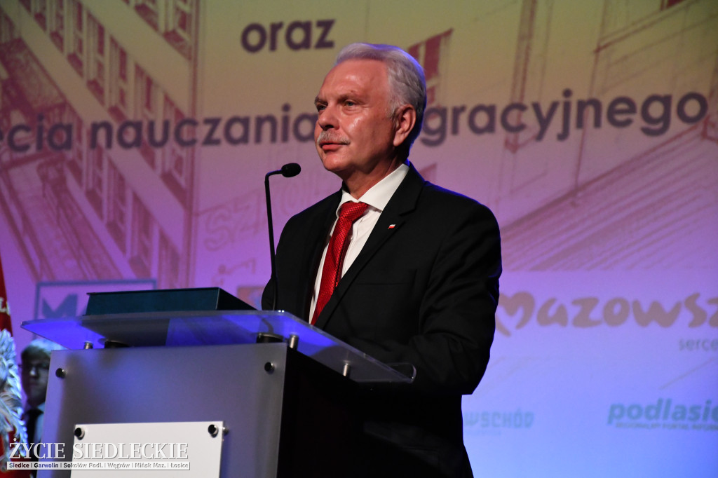 Siedlce: odsłonięto mural i popiersie w Szkole Podstawowej nr 6. Jubileusz 110-lecia „Szóstki”