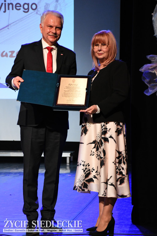 Siedlce: odsłonięto mural i popiersie w Szkole Podstawowej nr 6. Jubileusz 110-lecia „Szóstki”